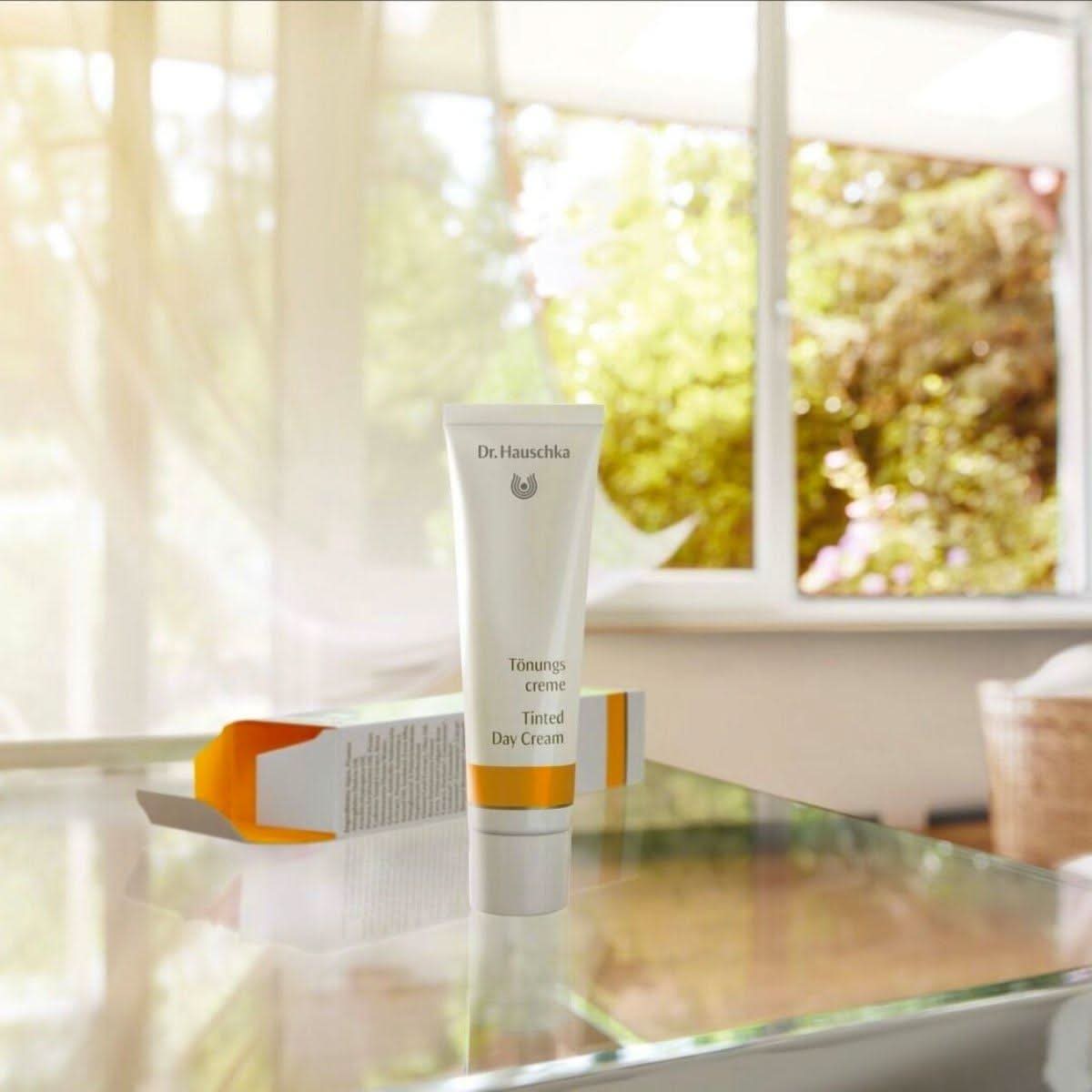 Dr. Hauschka Tinted Day Cream 30ml - Glam Global UKDr. Hauschka