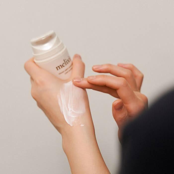 melixir Vegan Airfit Sunscreen SPF50+ PA++++ 50ml - Glam Global UKmelixir