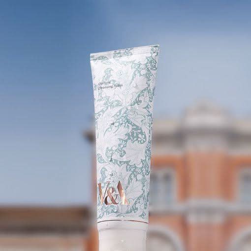 V&A BEAUTY Antioxidant Cleansing Foam 135ml - Glam Global UKV&A BEAUTY