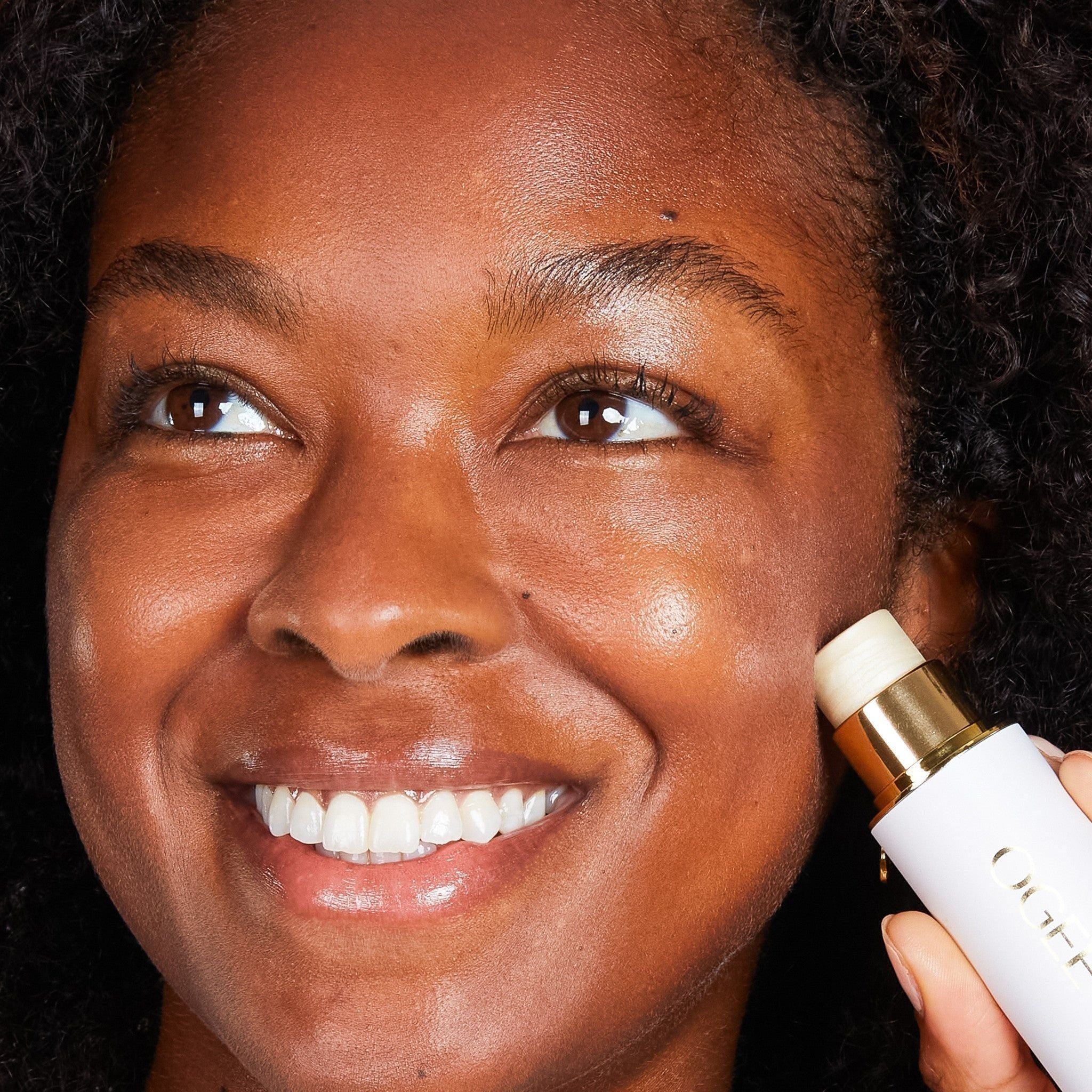 Barra facial esculpida Ogee | Color hidratante multiuso para un brillo natural