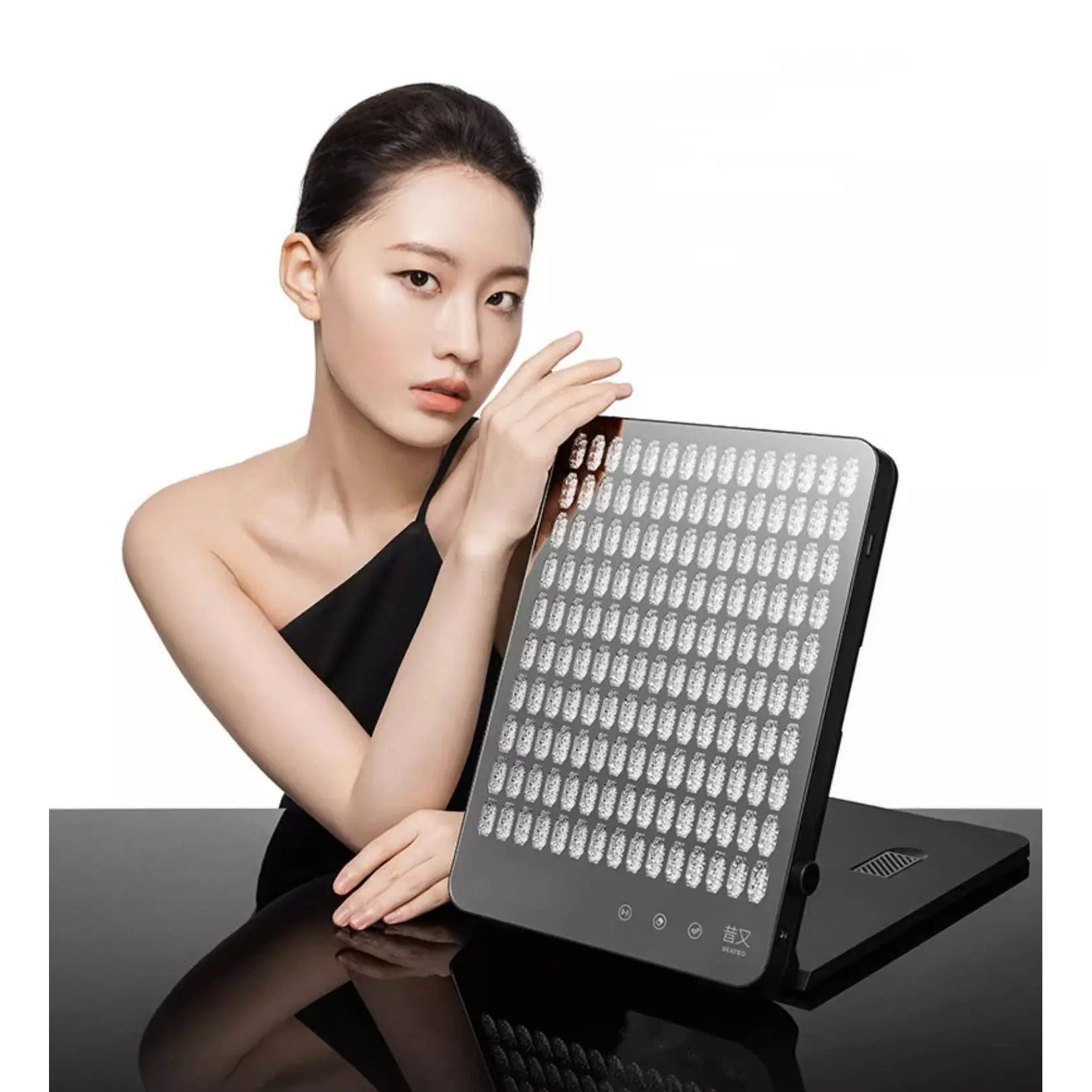 SEAYEO Pro LED Light Facial Beauty Device