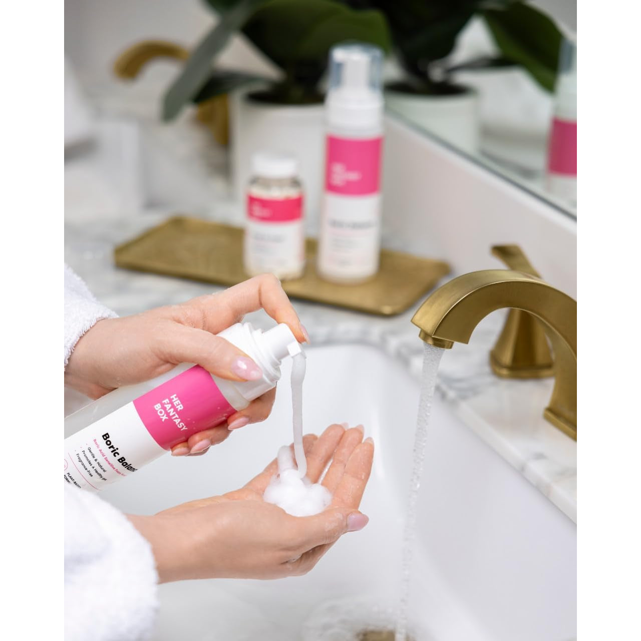 Her Fantasy Box Boric Balance Yoni Foam Wash | pH-Balancing Feminine Wash | Daily Gentle Cleansing | Odor Control & Intimate Hygiene