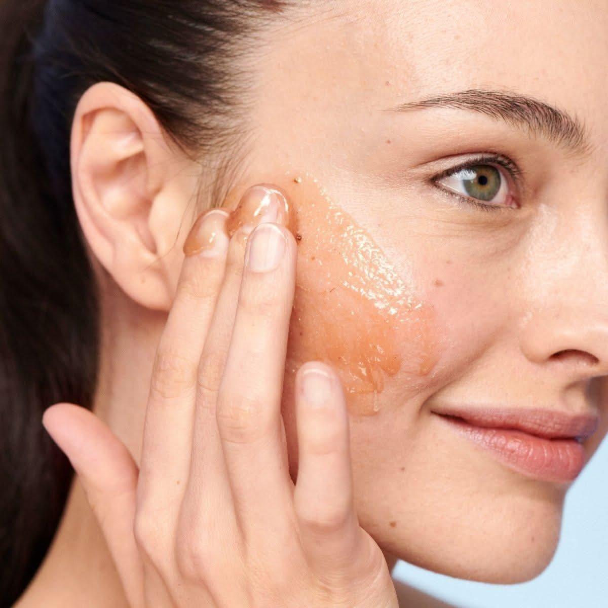 Fresh Sugar Strawberry Exfoliating Face Wash - 125ml - Glam Global UKFresh