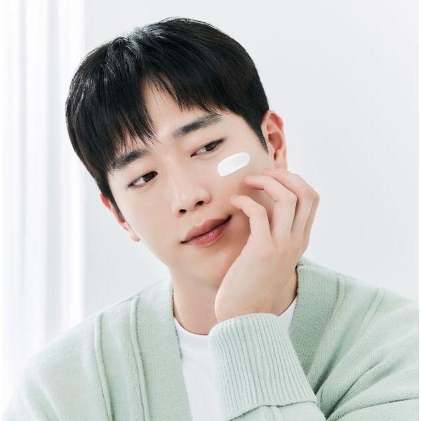 SUNGBOON EDITOR Green Tomato Pore Blurring Sun Cream SPF50+ 50ml - Glam Global UKSUNGBOON EDITOR